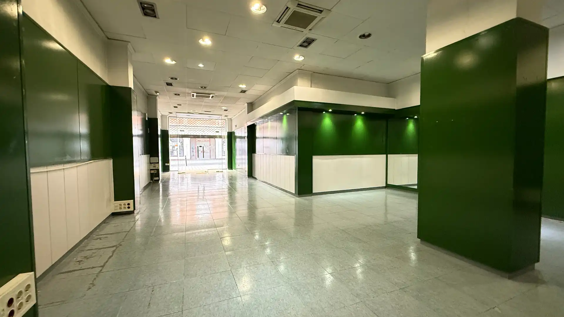 Local en venta en Albacete con Aire acondicionado, Calefacción y Parquet