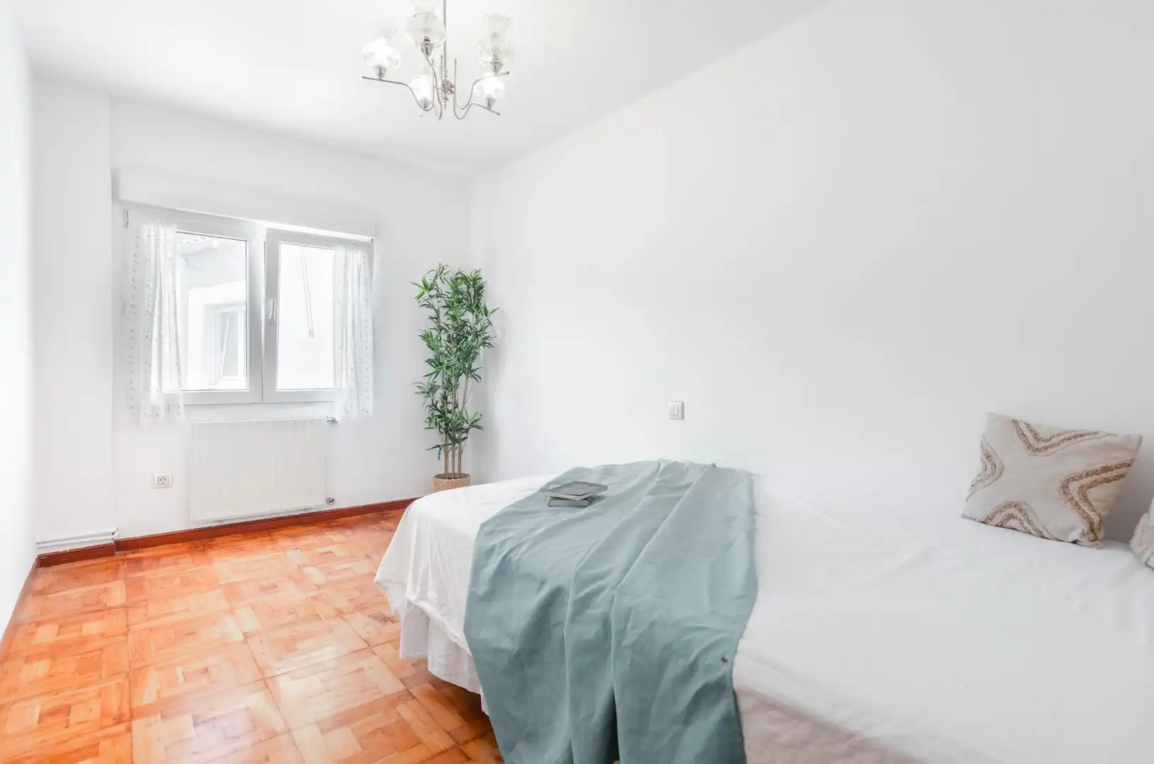 Habitación de Ático en venta en Gijón  con Calefacción, Terraza y Balcón