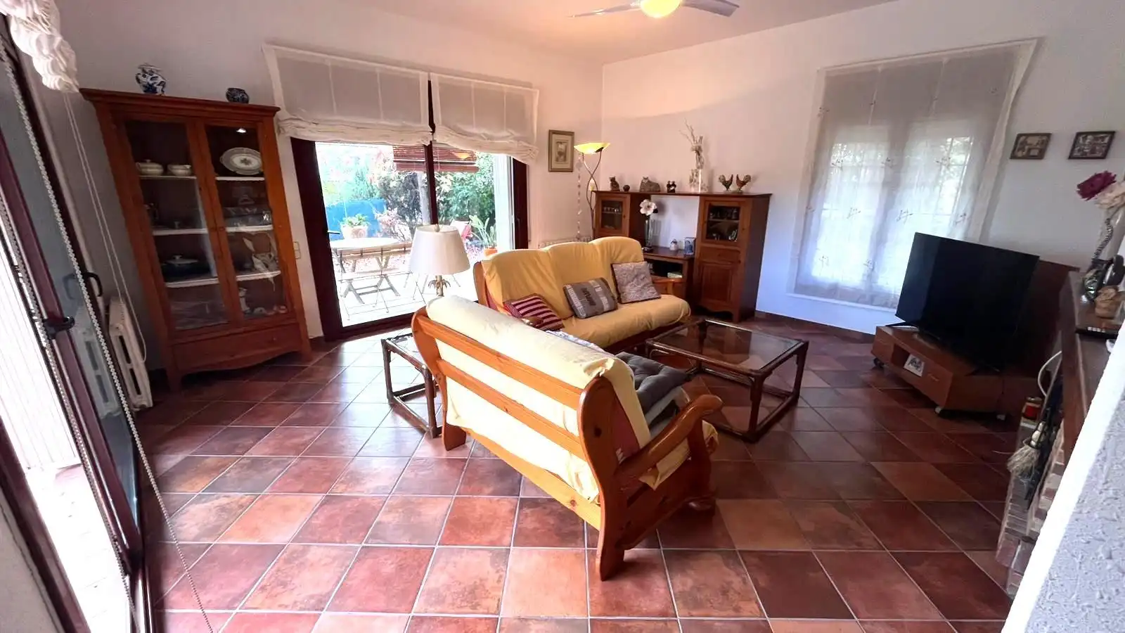 Sala d'estar de Casa o xalet en venda en Riells i Viabrea amb Calefacció