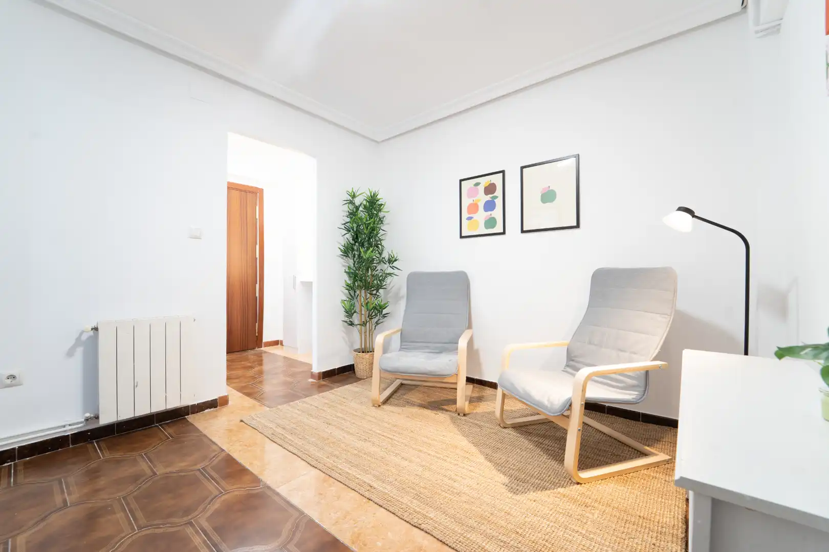 Room in Avenida del Cardenal Herrera Oria, 248, Peñagrande