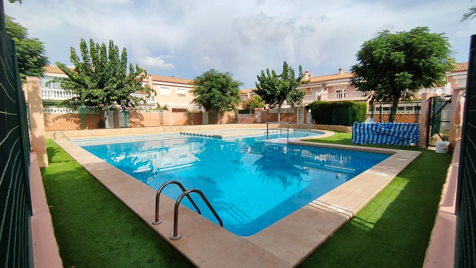 Piscina de Casa o chalet de alquiler en San Vicente del Raspeig / Sant Vicent del Raspeig con Aire acondicionado, Calefacción y Jardín privado
