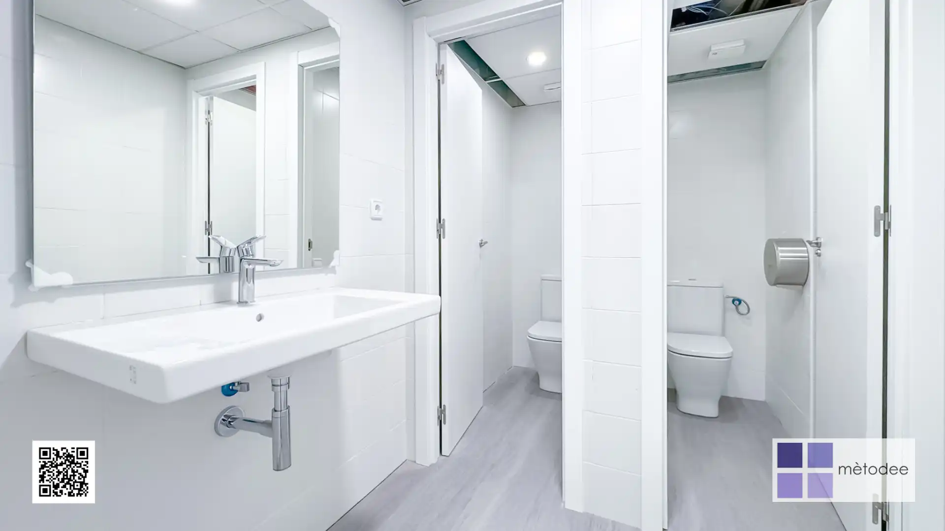 Bathroom of Office for rent in Sant Just Desvern  with Air Conditioner and Heating
