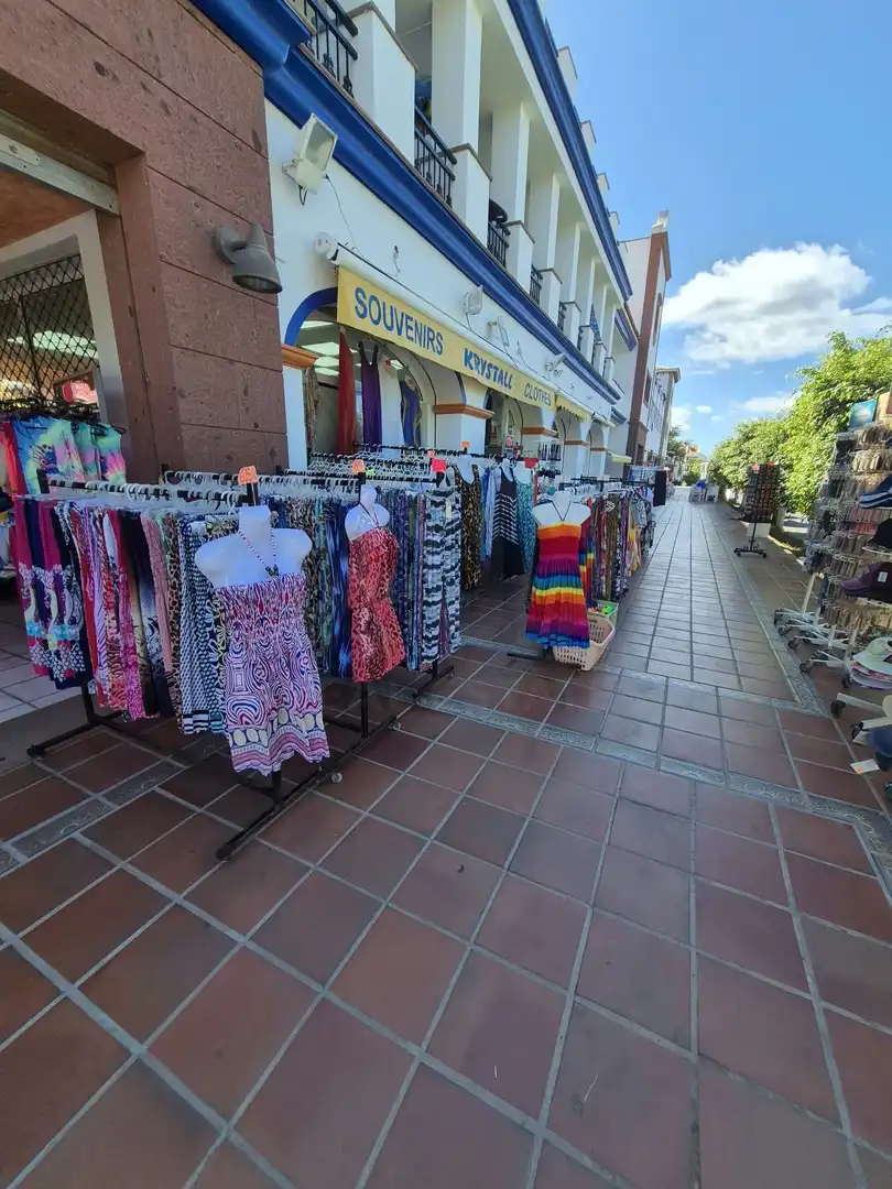 Vista exterior de Local en venda en Costa Adeje