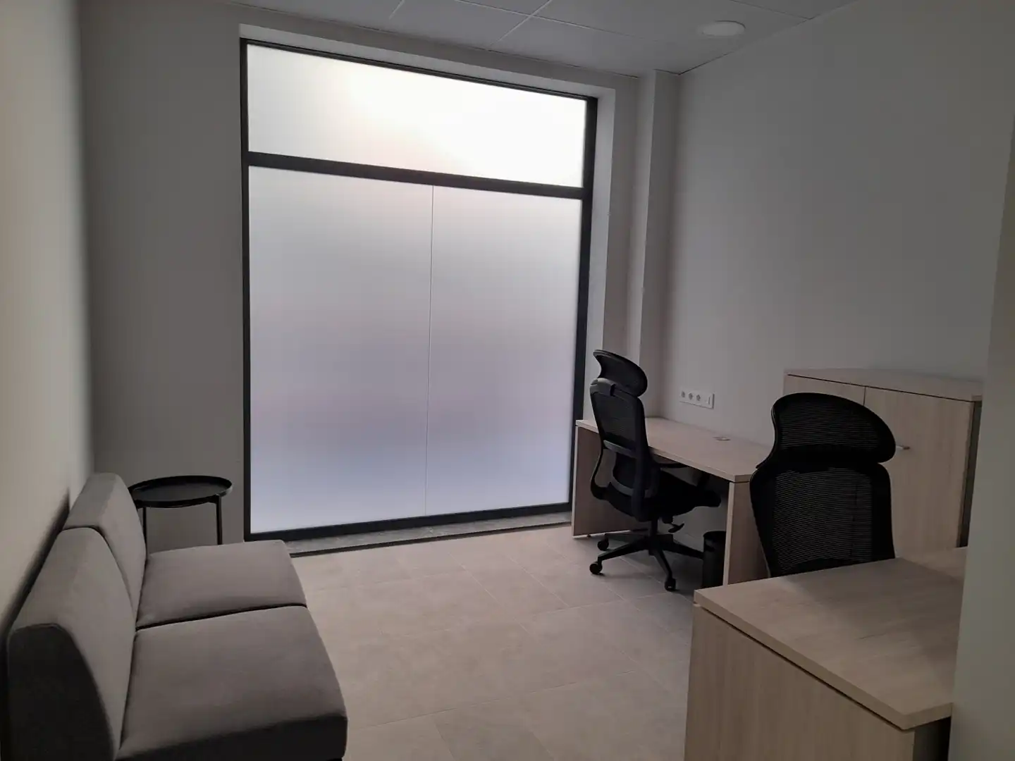 Büro zur Miete in L'Hospitalet de Llobregat mit Klimaanlage, Heizung und Terrasse