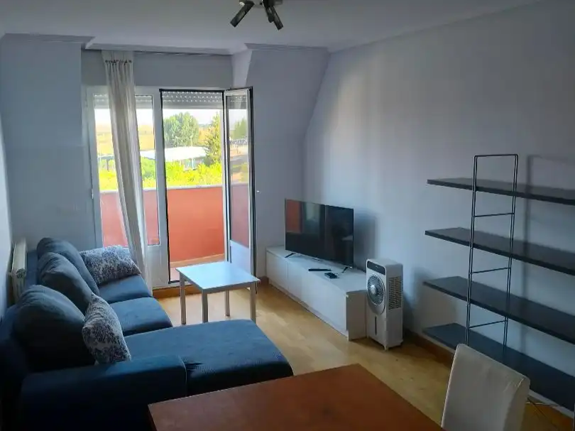 Wohnzimmer von Wohnung zur Miete in Valverde de la Virgen mit Heizung, Parkett und Abstellraum