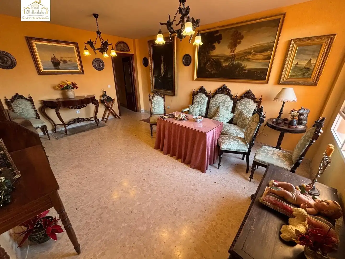 Flat with terrace for sale in Centro