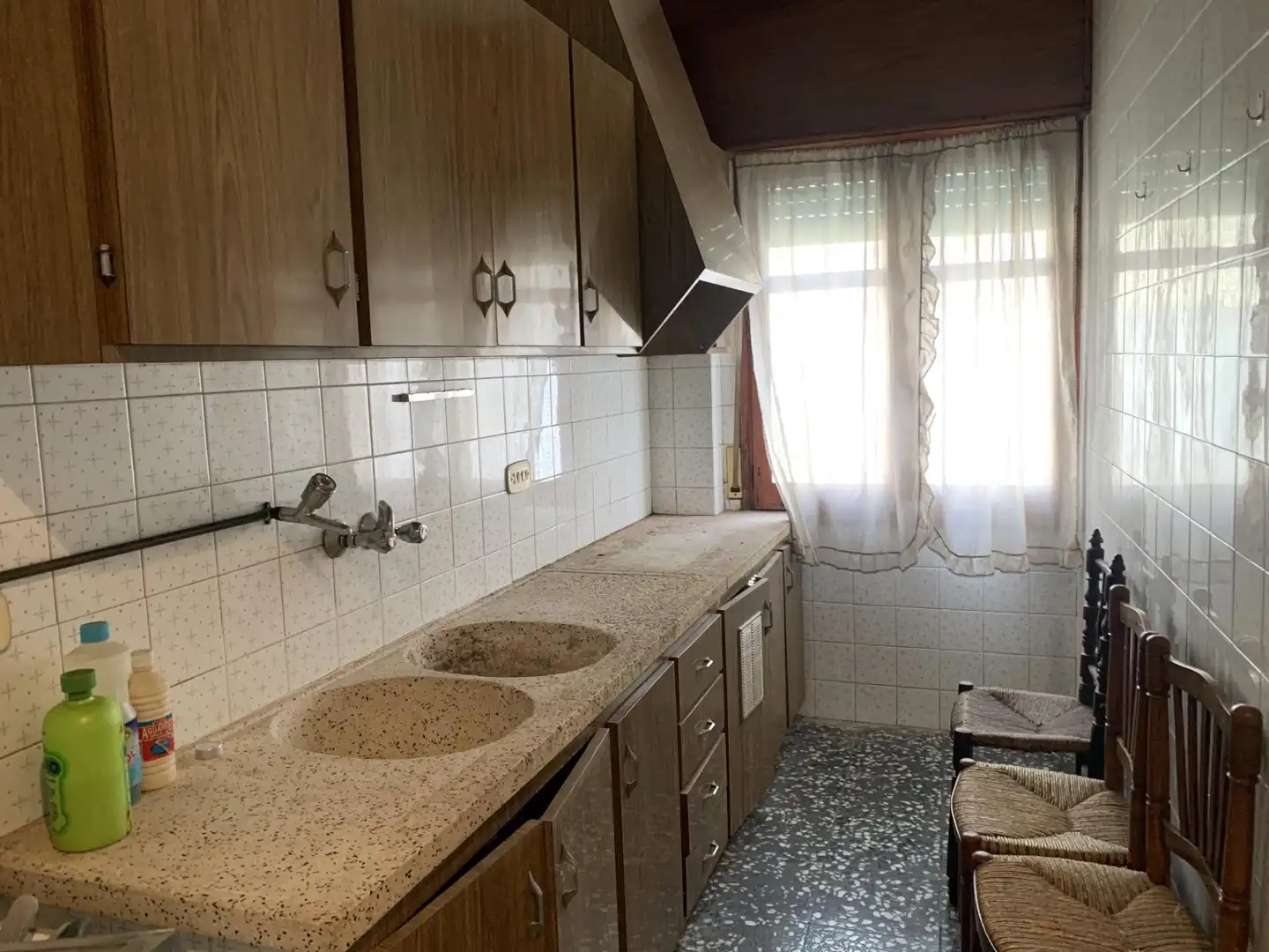 Küche von Wohnung zum Verkauf in Eslida mit Terrasse, Abstellraum und Balkon