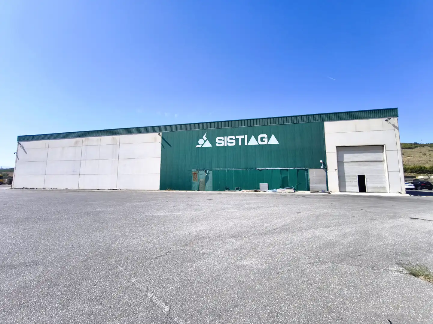 Vista exterior de Nave industrial en venta en Agoncillo