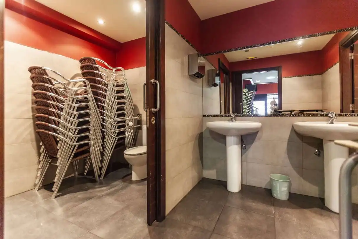 Baño de Local en venta en Urnieta con Aire acondicionado