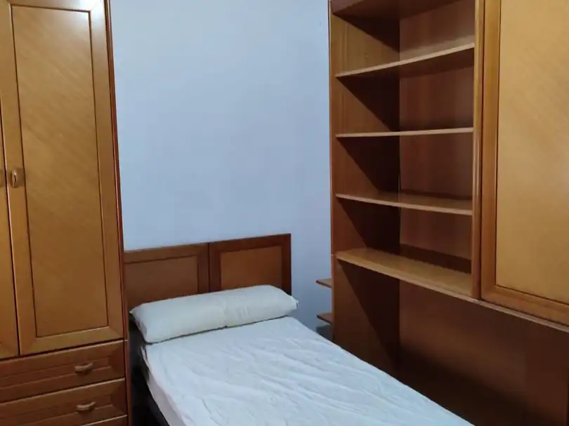 Bedroom of Flat for share in Almagro  with Air Conditioner, Heating and Furnished