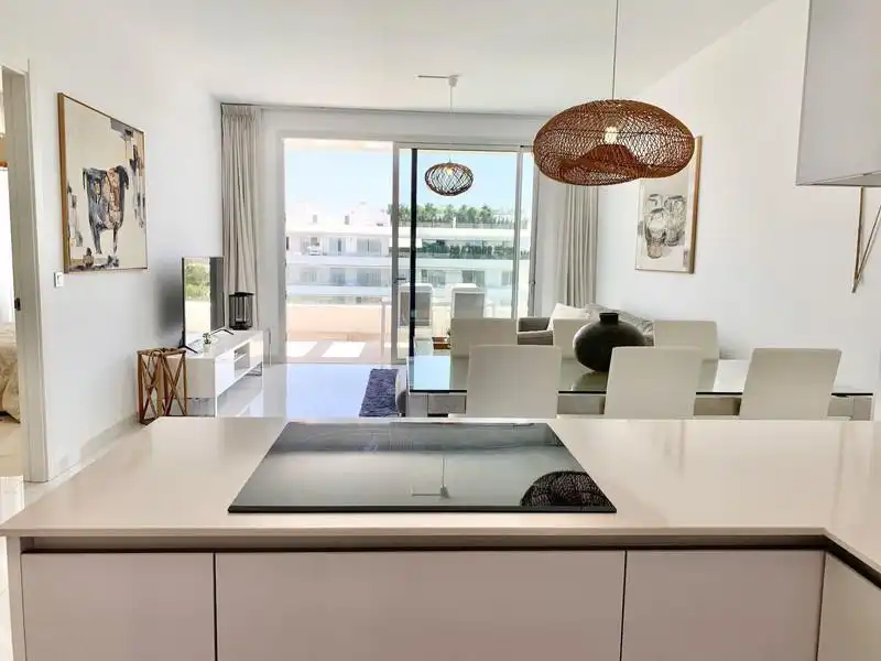 Cuina de Àtic de lloguer en Estepona amb Aire condicionat, Calefacció i Terrassa