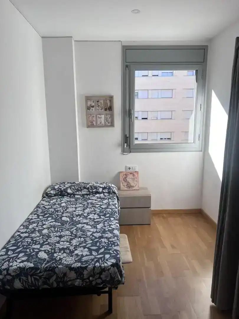 Bedroom of Flat for rent in Reus  with Parquet flooring, Swimming Pool and Oven