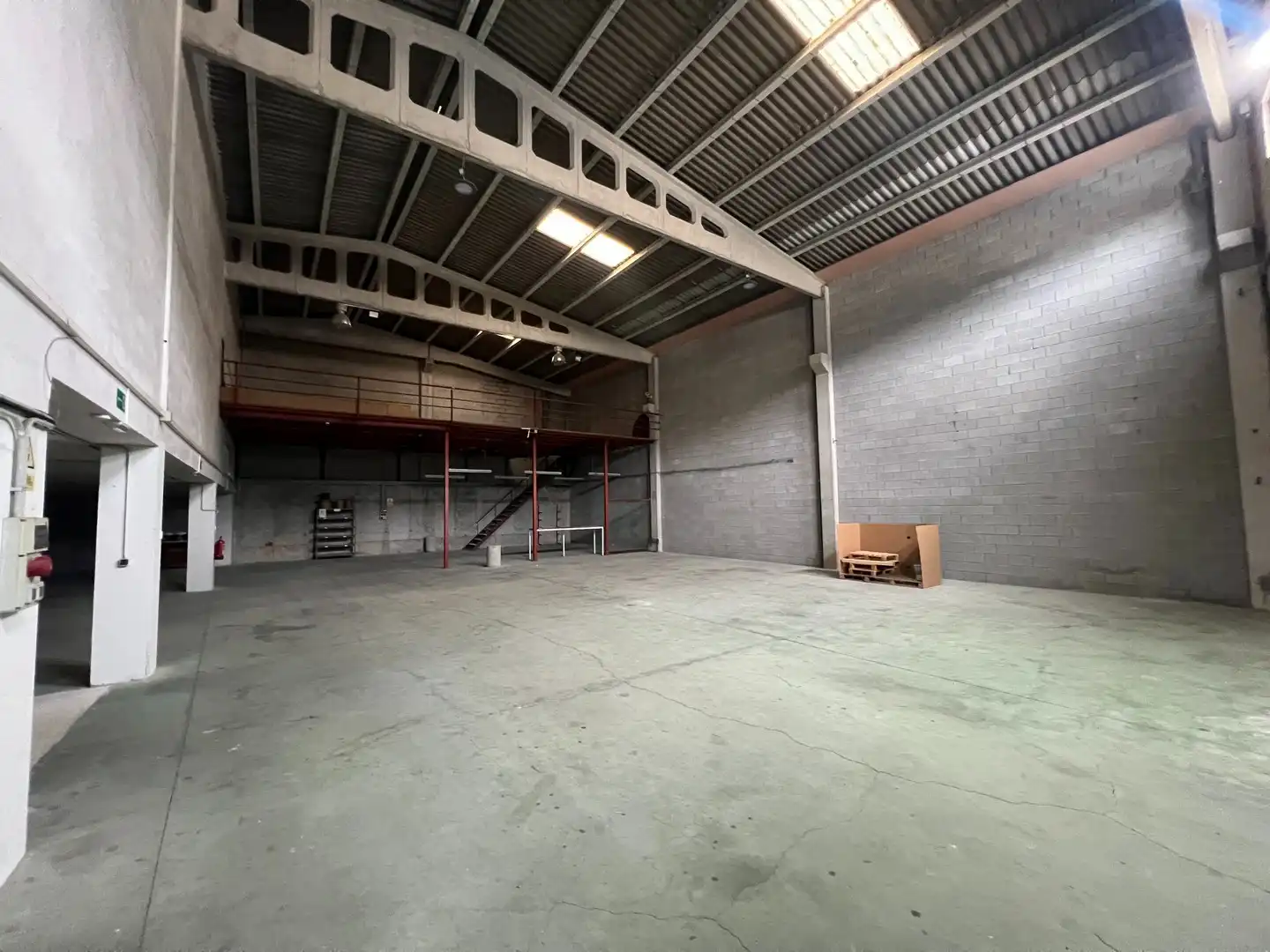 Nave industrial in affitto a Rúa Bell, imagen 2