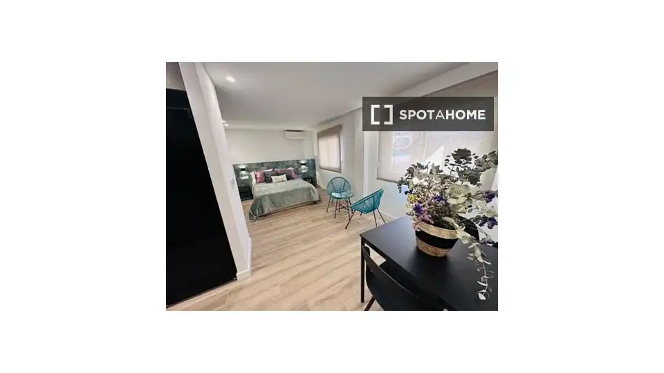 Bedroom of Study for share in El Campello  with Air Conditioner, Terrace and Furnished