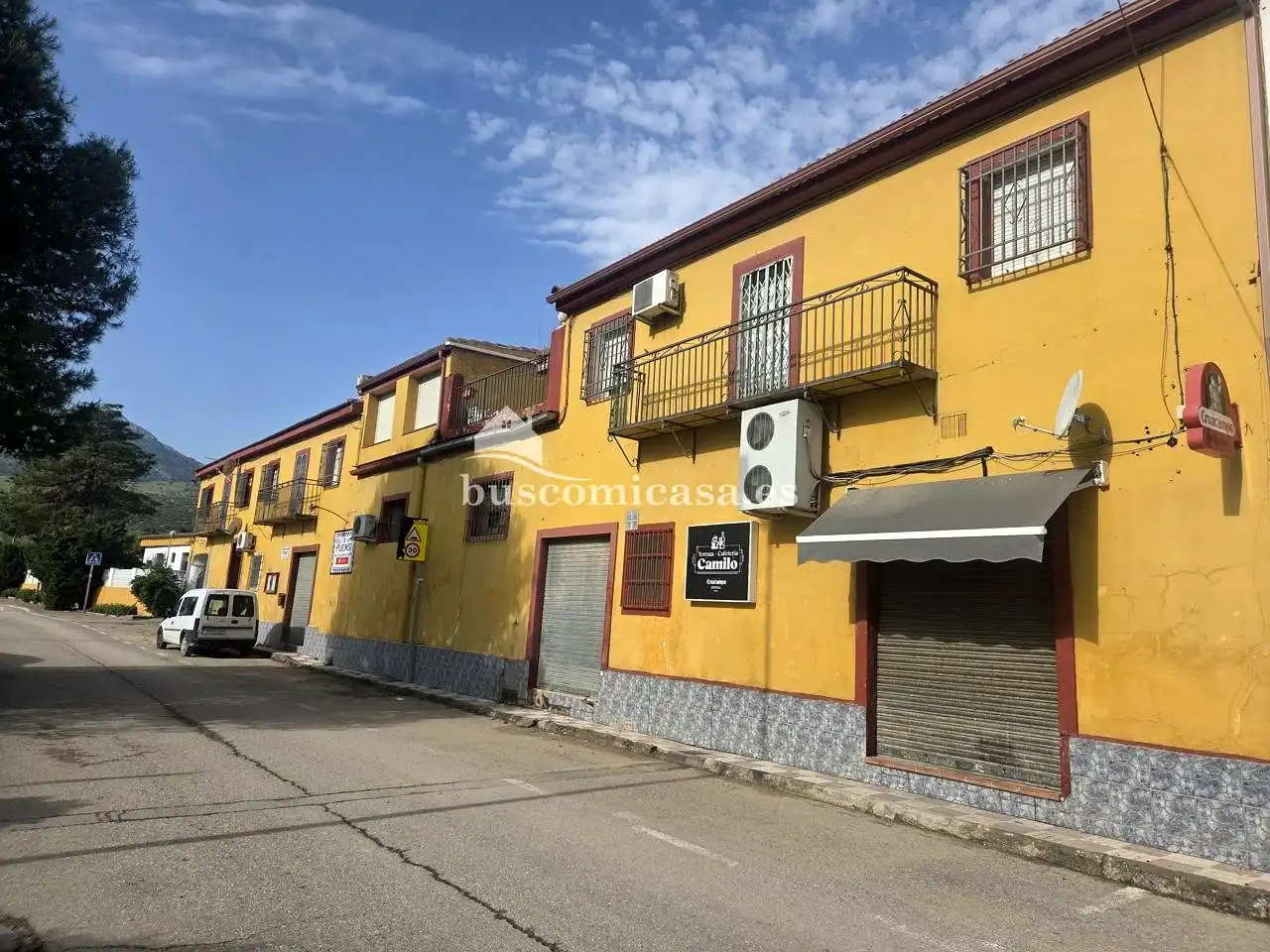 Vista exterior de Piso en venta en Jaén con Balcón y Piscina comunitaria