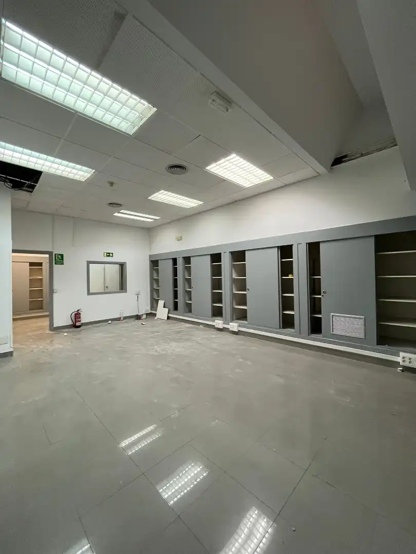 Local en venta en Madrid con Aire acondicionado y Alarma
