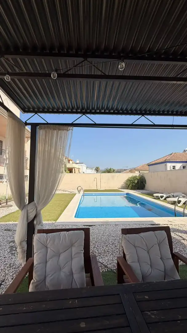 Piscina de Casa o chalet en venta en Córdoba con Aire acondicionado, Calefacción y Jardín privado