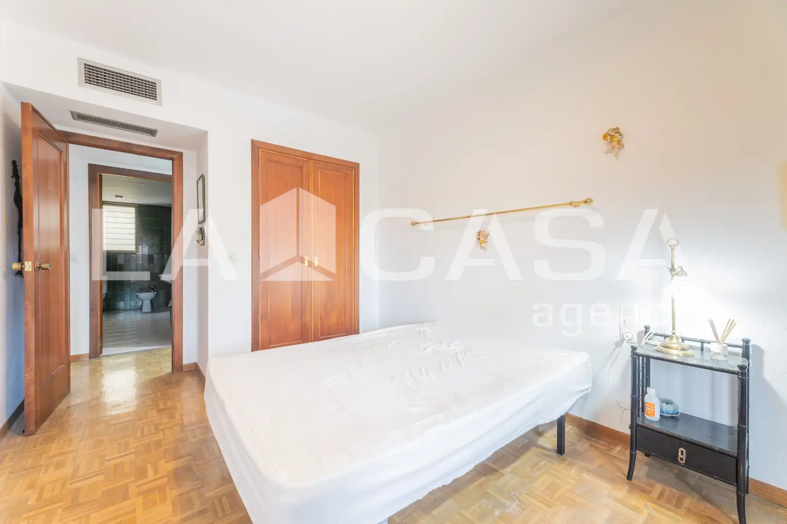 Habitación de Piso en venta en Valencia con Horno y Balcón