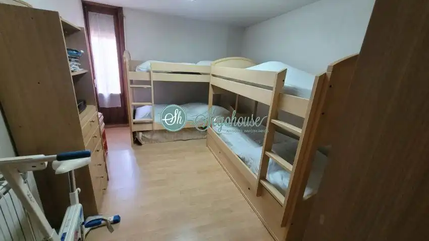 Habitación de Piso en venta en Segovia con Calefacción y Balcón