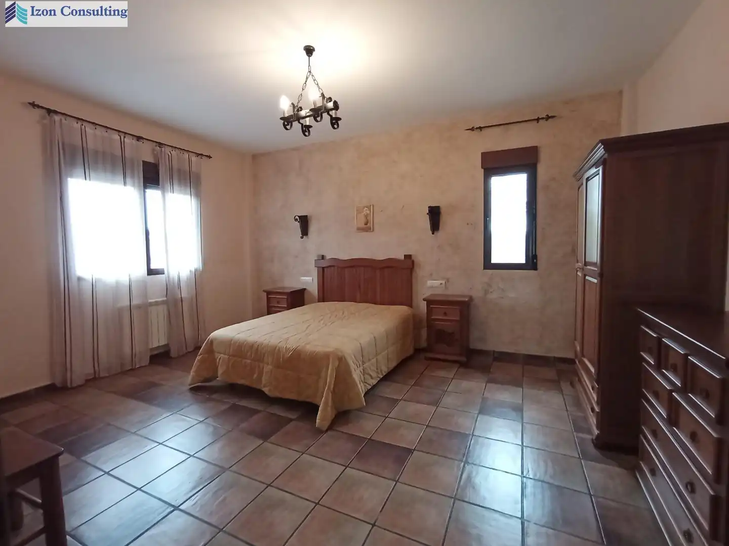 Habitación de Casa o chalet en venta en Robledo con Aire acondicionado, Calefacción y Jardín privado