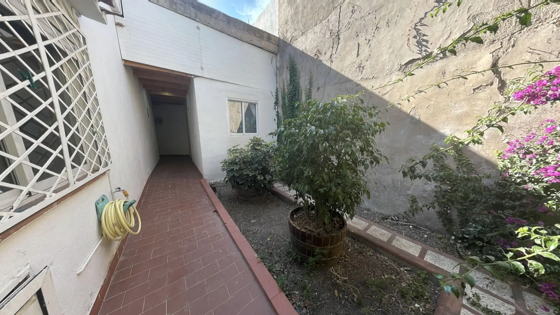 Vista exterior de Edificio en venta en Gandia