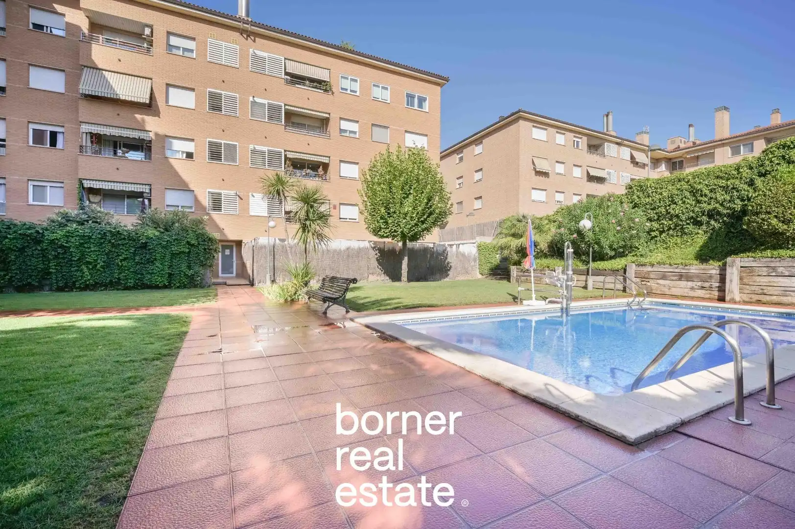 Vista exterior de Piso en venta en Rubí con Aire acondicionado, Calefacción y Parquet