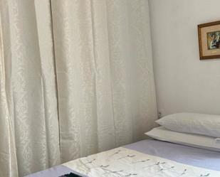 Bedroom of Flat to rent in  Sevilla Capital