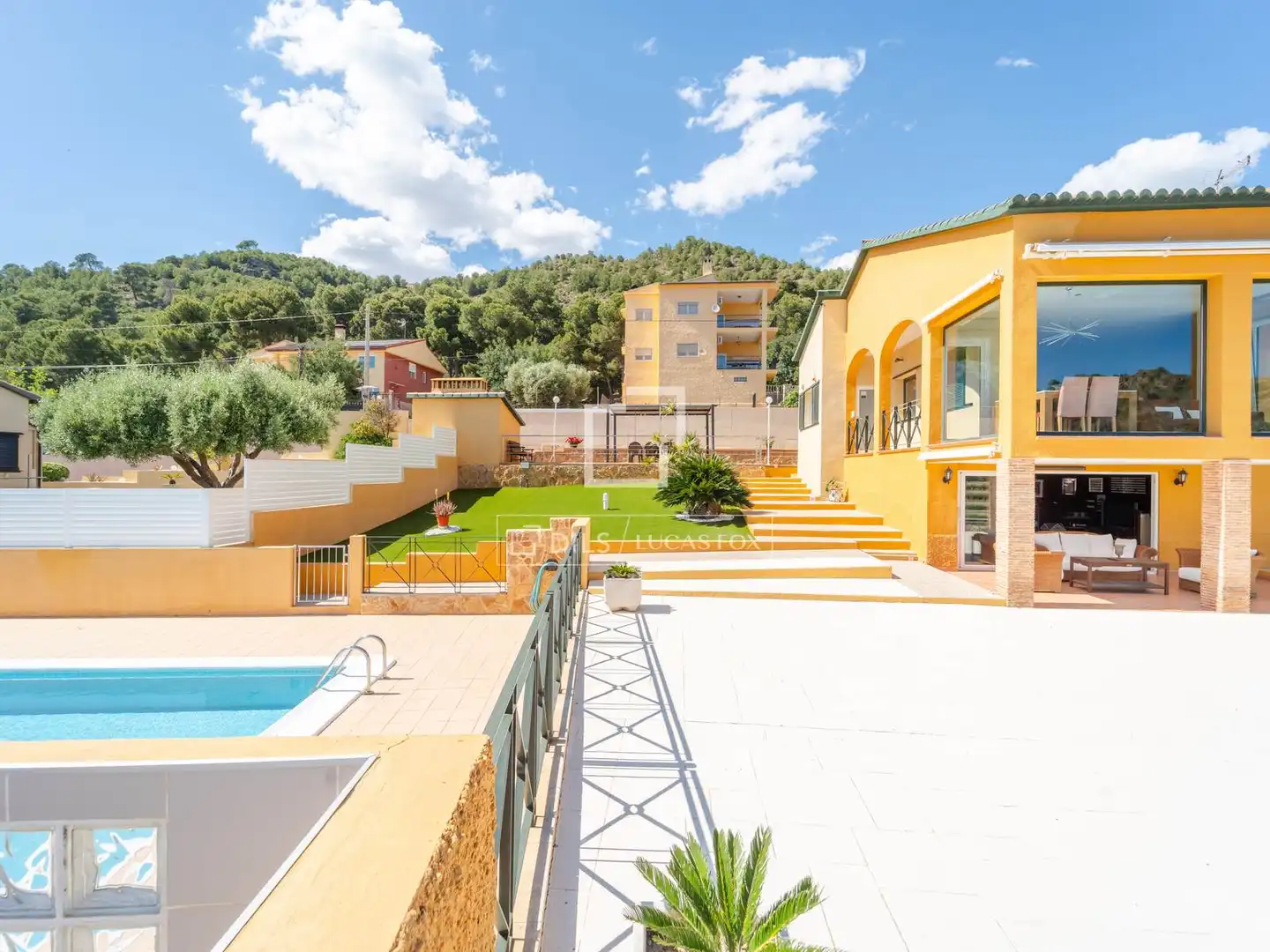 Schwimmbecken von Haus oder Chalet zum Verkauf in Sagunto / Sagunt mit Klimaanlage, Heizung und Privatgarten