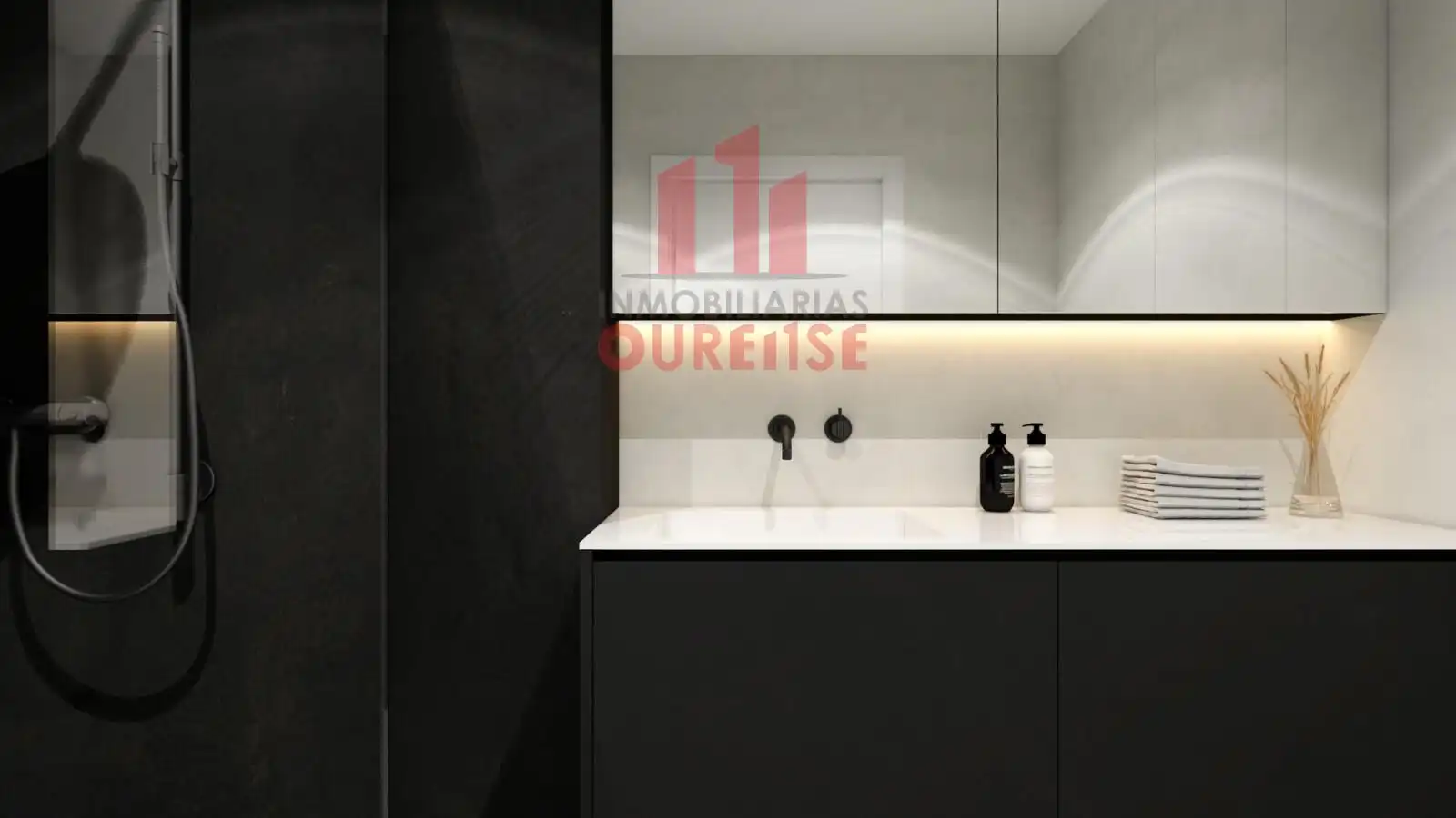 Piso en venta en Ourense Capital  con Calefacción y Terraza