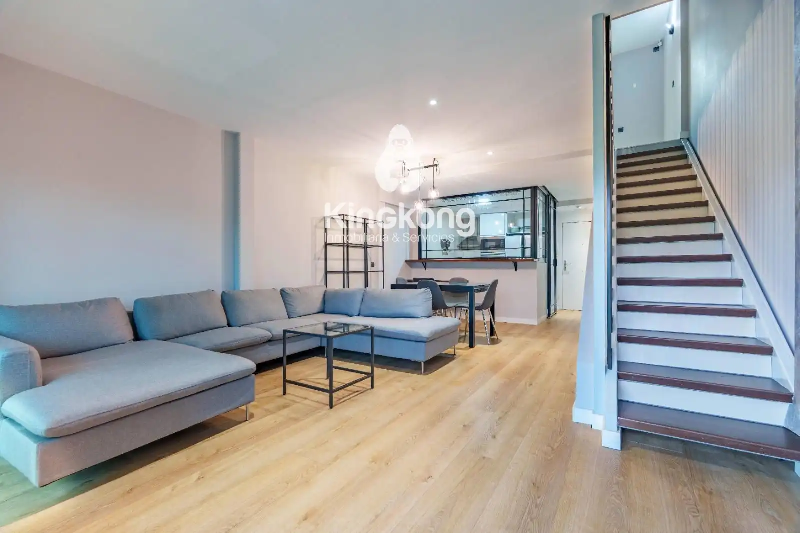 Sala d'estar de Dúplex de lloguer en Madrid amb Aire condicionat, Calefacció i Terrassa
