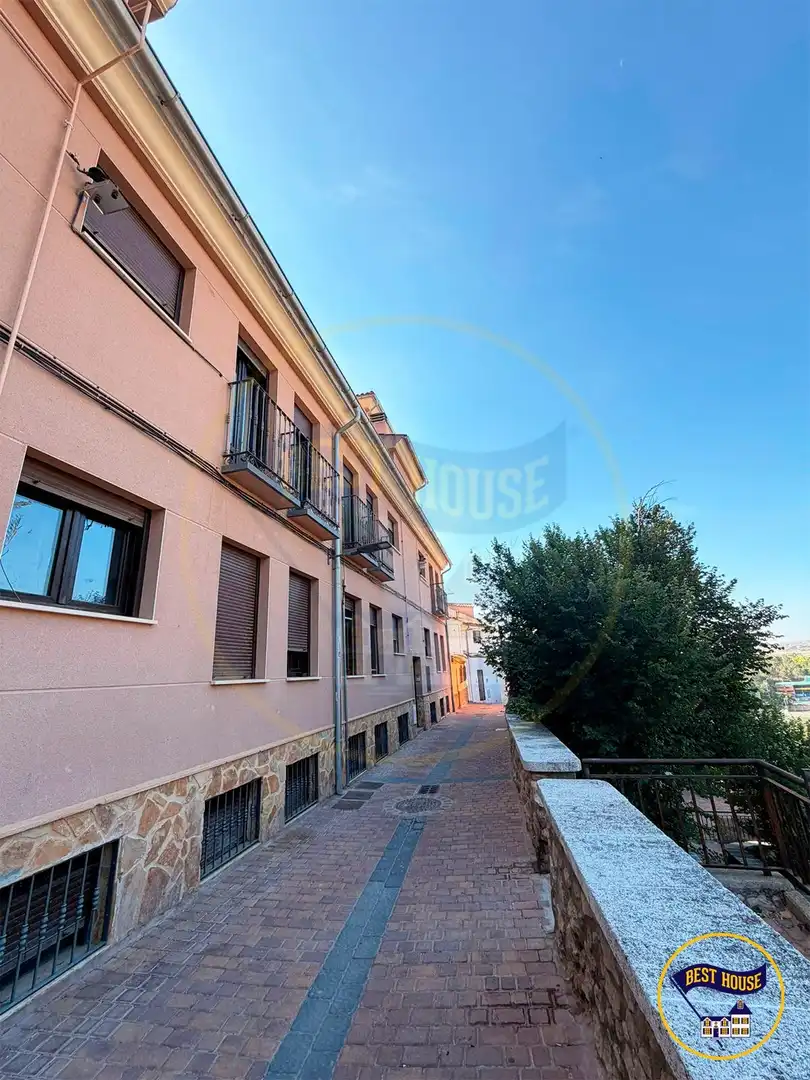 Exterior view of Duplexes for sale in Cuenca  with Heating, Furnished and Balcony