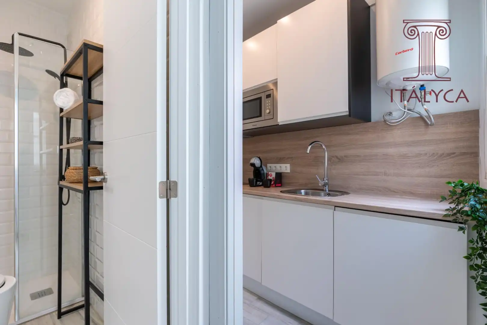 Cocina de Ático en venta en Sevilla con Aire acondicionado, Terraza y Amueblado