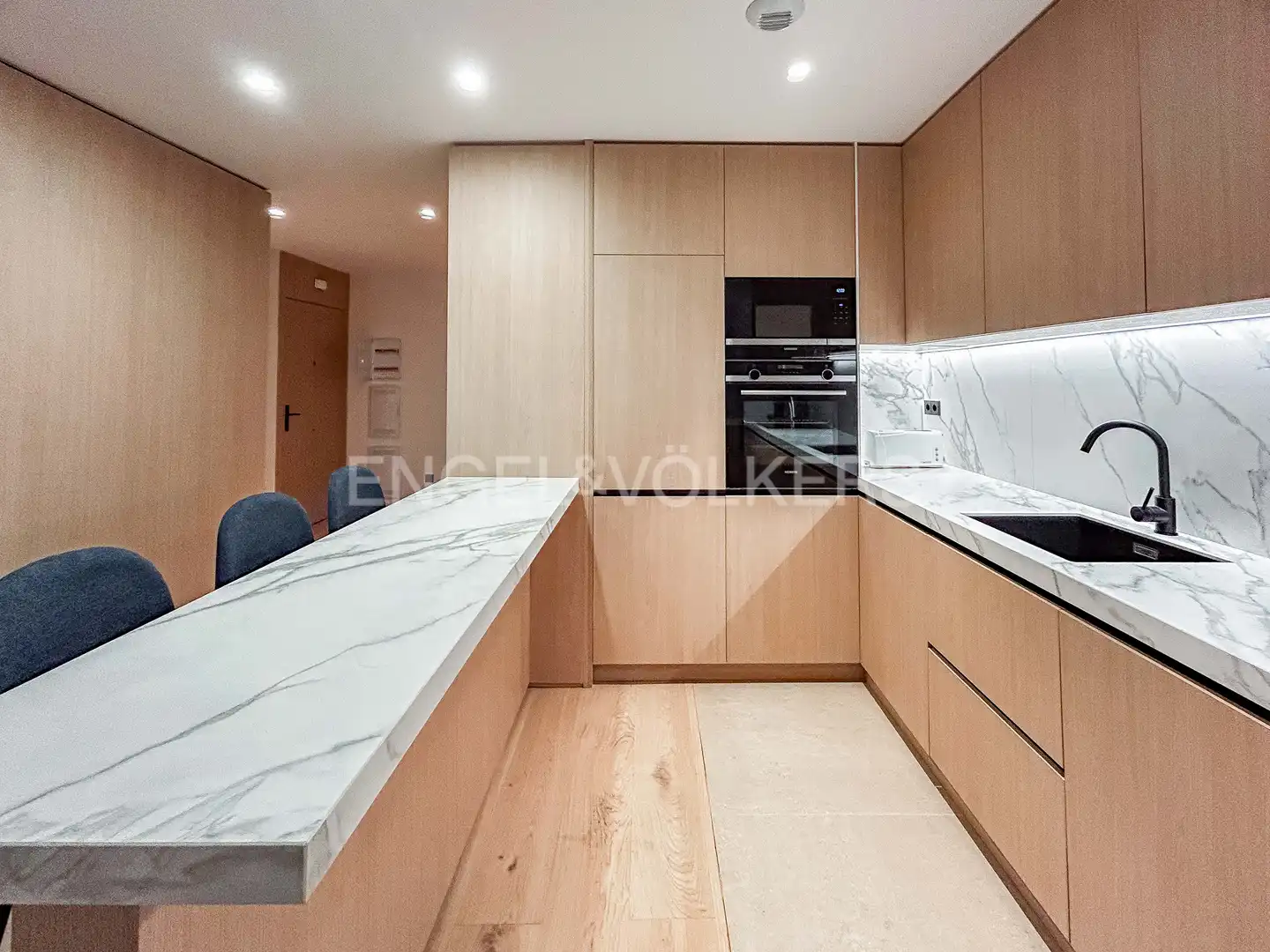 Kitchen of Flat for rent in Barcelona  with Air Conditioner, Heating and Parquet flooring