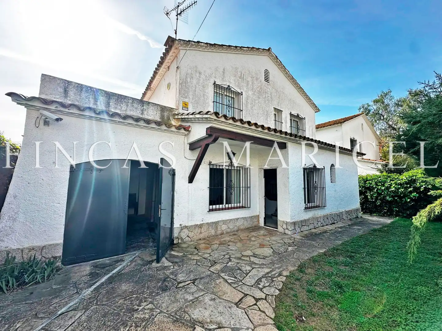 Vista exterior de Casa o xalet en venda en Sitges amb Calefacció, Jardí privat i Traster
