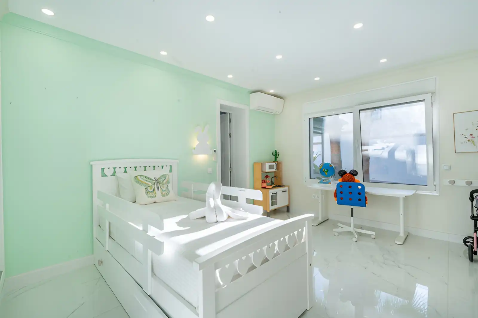 Bedroom of Houses for sale in Marbella  with Air Conditioner, Private garden and Terrace