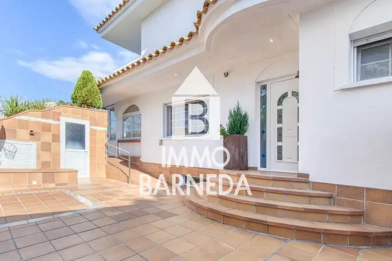 Casa o chalet en venta en Requesens, 125, Requesens