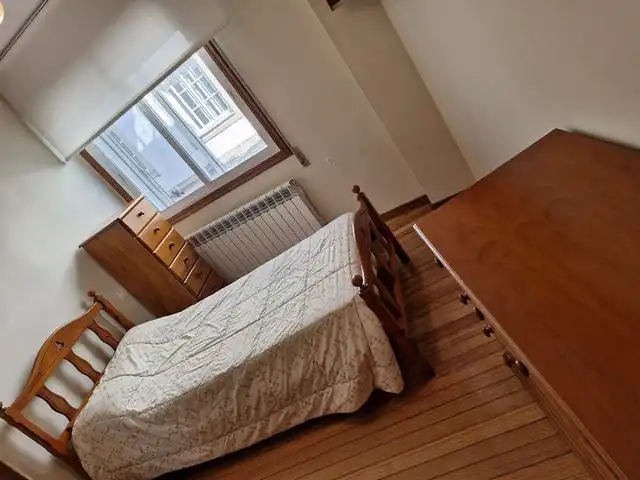 Habitación de Piso de alquiler en Santiago de Compostela  con Amueblado