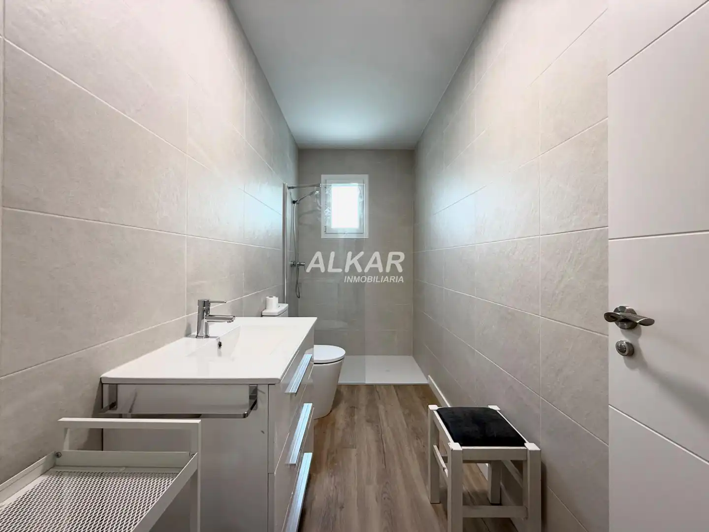 Badezimmer von Wohnung zur Miete in Tudela mit Heizung, Parkett und Terrasse