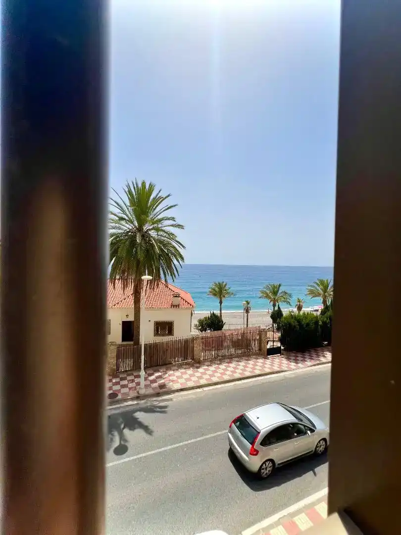 Vista exterior de Pis en venda en Gualchos amb Balcó