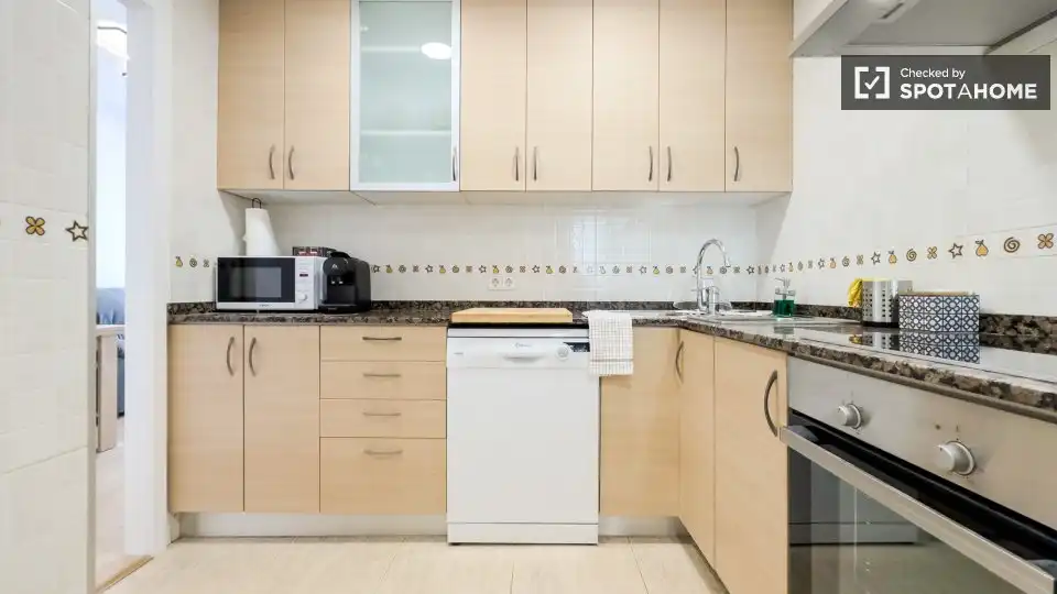 Cocina de Piso de alquiler en Barcelona con Aire acondicionado, Calefacción y Amueblado