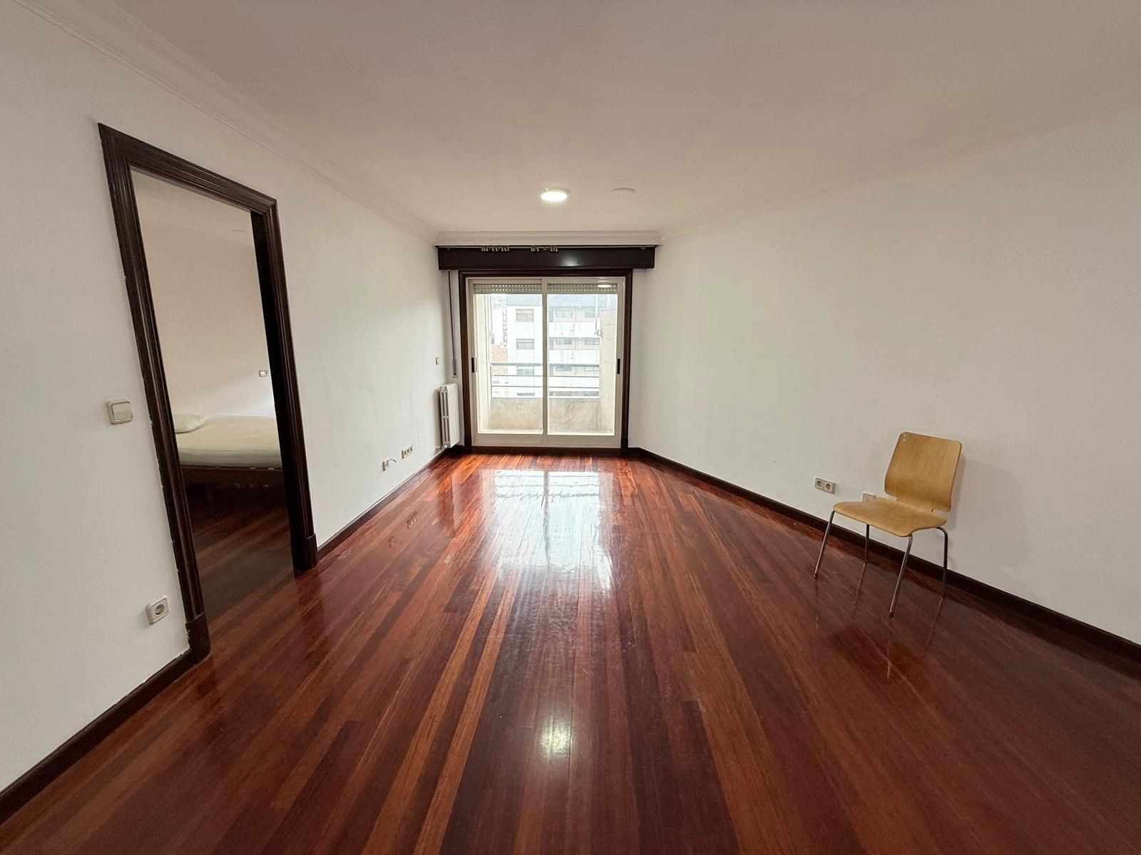 Living room of Flat for rent in Vigo   with Heating, Parquet flooring and Oven