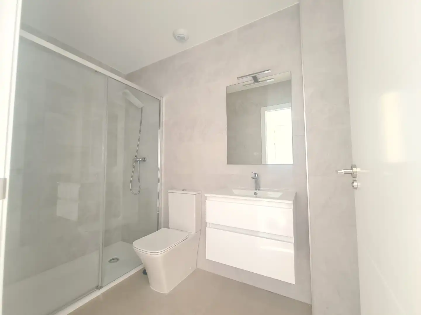 Baño de Ático en venta en Sevilla con Aire acondicionado, Calefacción y Terraza