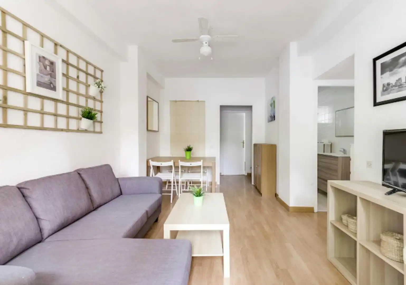 Living room of Flat for rent in Madrid  with Heating, Furnished and Washing machine