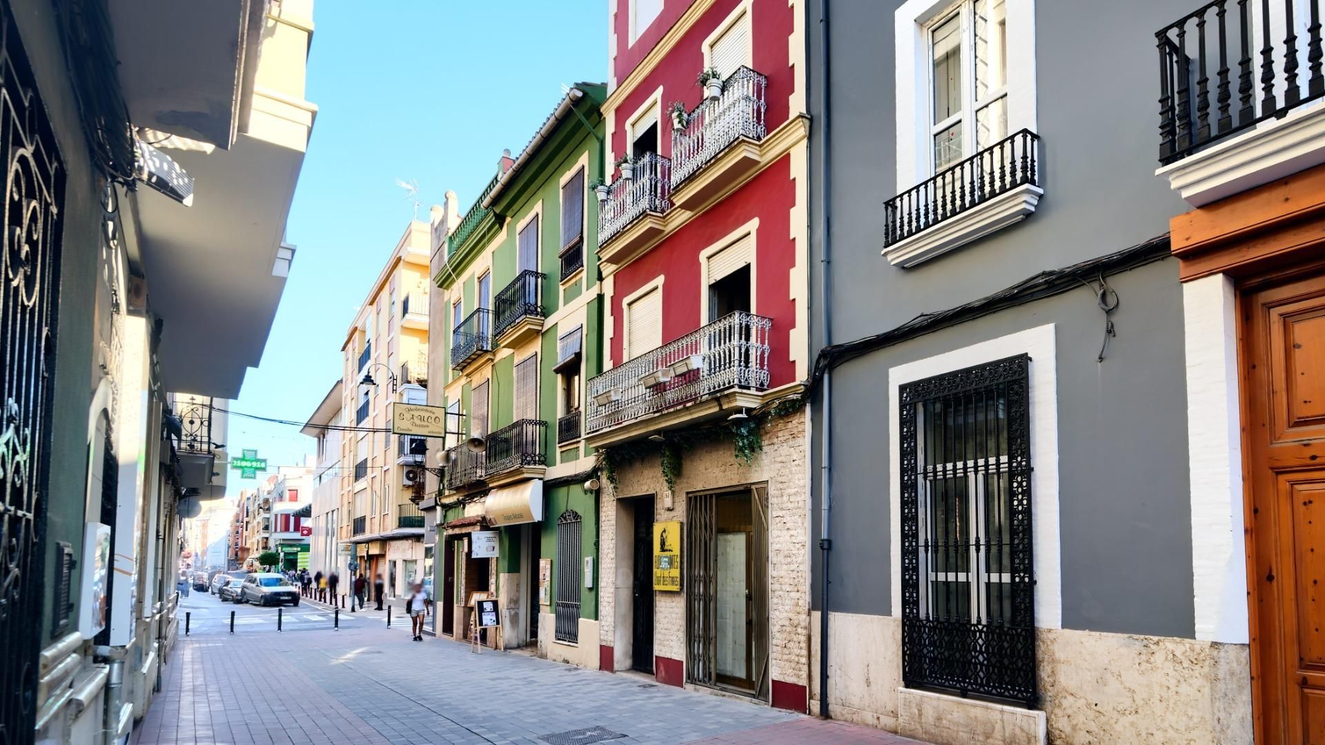 Vista exterior de Edifici en venda en Alzira
