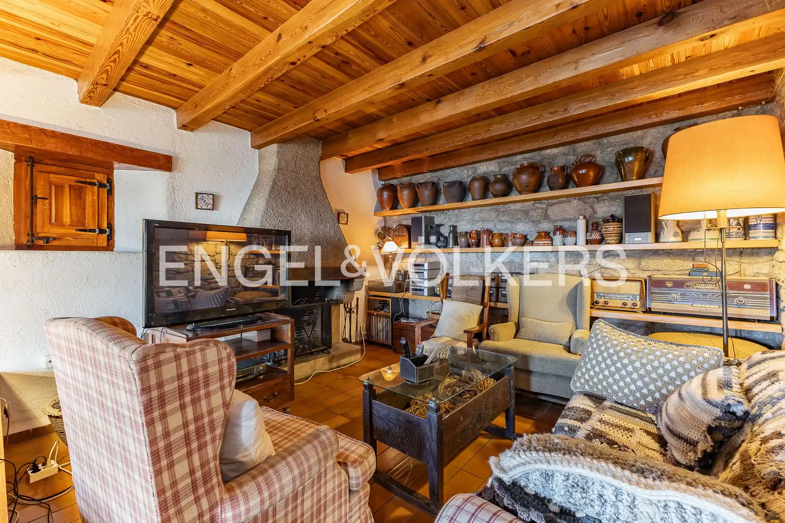 Sala d'estar de Casa o xalet en venda en Castellar del Vallès amb Calefacció, Jardí privat i Terrassa