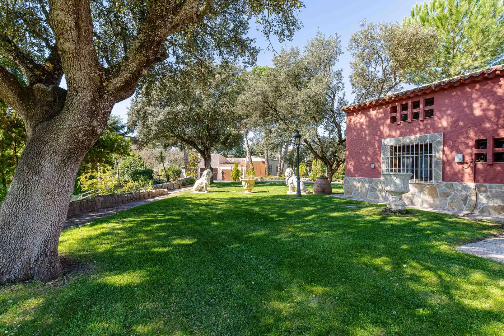 Jardín de Casa o chalet en venta en Villanueva de la Cañada con Aire acondicionado, Calefacción y Jardín privado