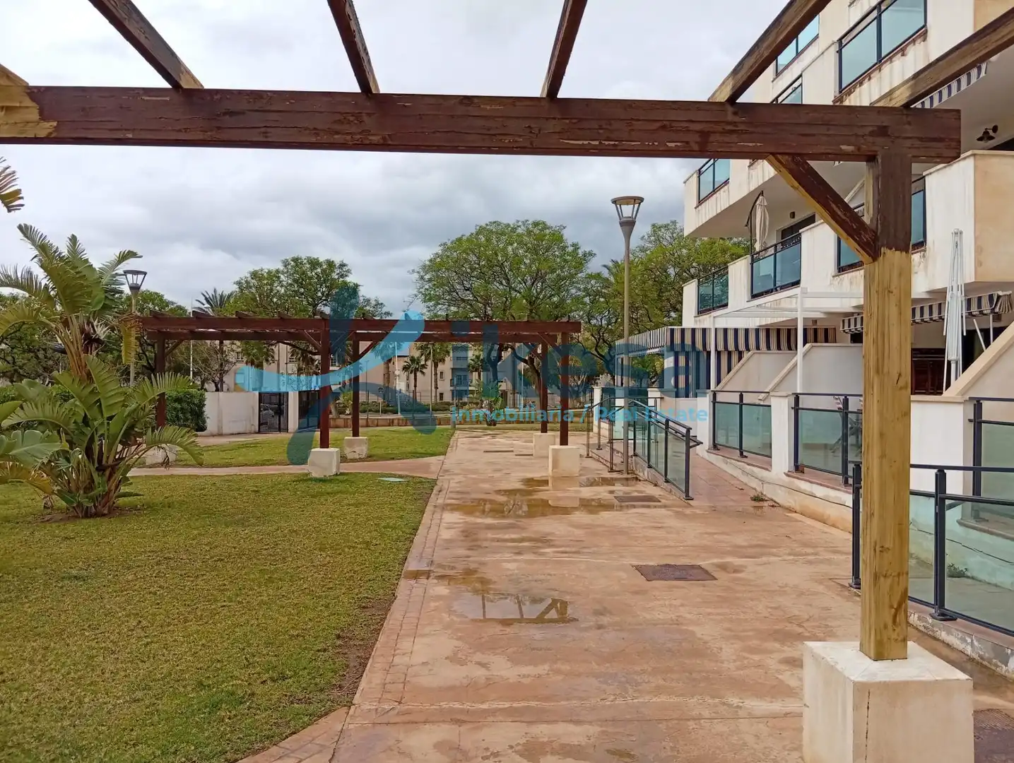Vista exterior de Apartamento en venta en Almería con Piscina comunitaria