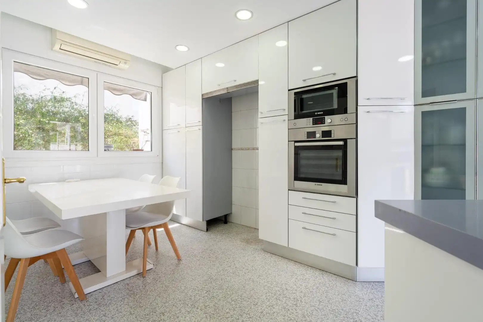 Cocina de Casa adosada en venta en Almería con Aire acondicionado, Terraza y Trastero