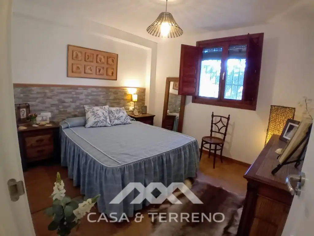 Dormitori de Casa o xalet en venda en Alozaina amb Piscina