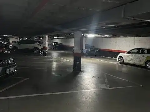 Aparcament de Garatge en venda en Madrid